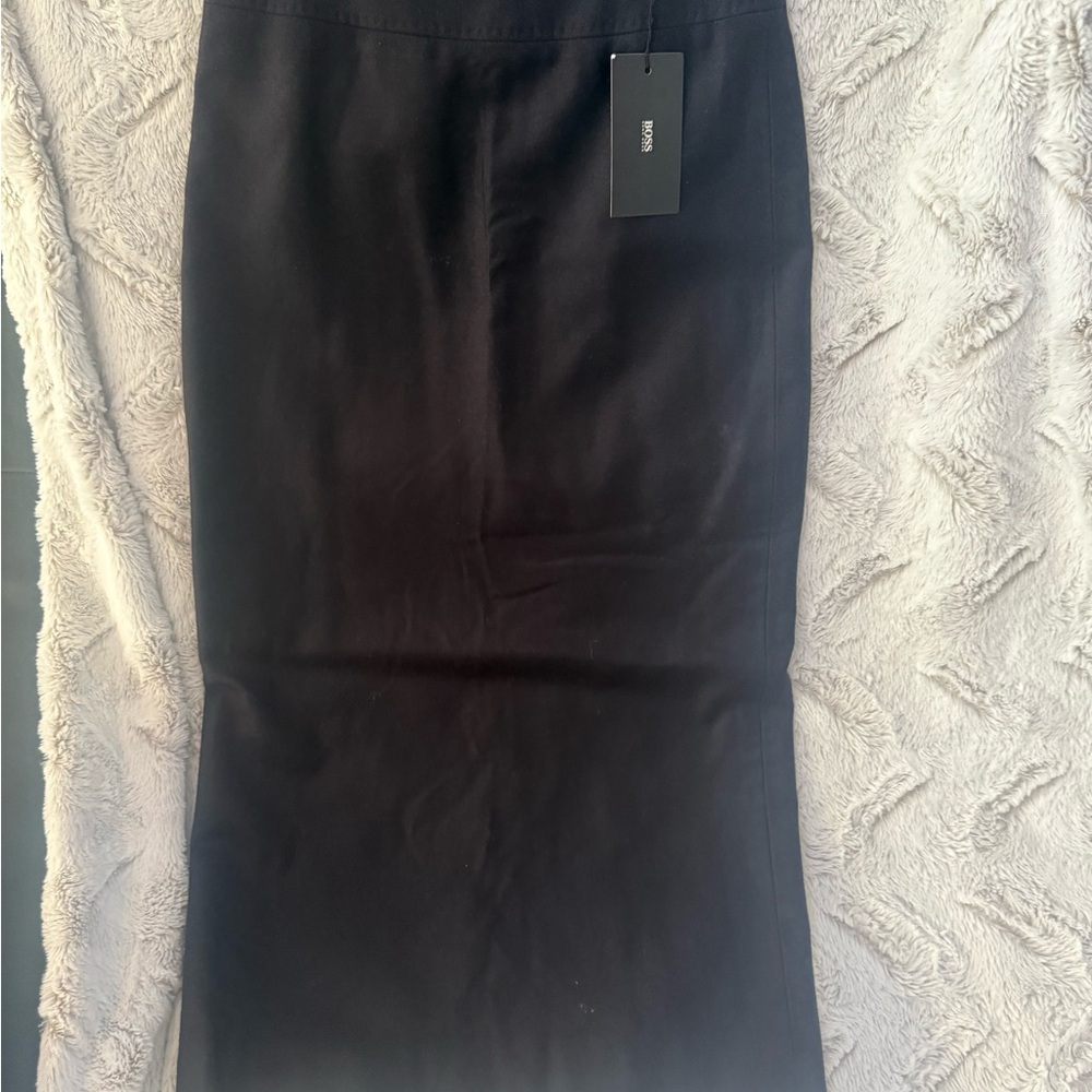 BOSS - Wool Elegant Black Pencil Skirt. Midi. Size 4